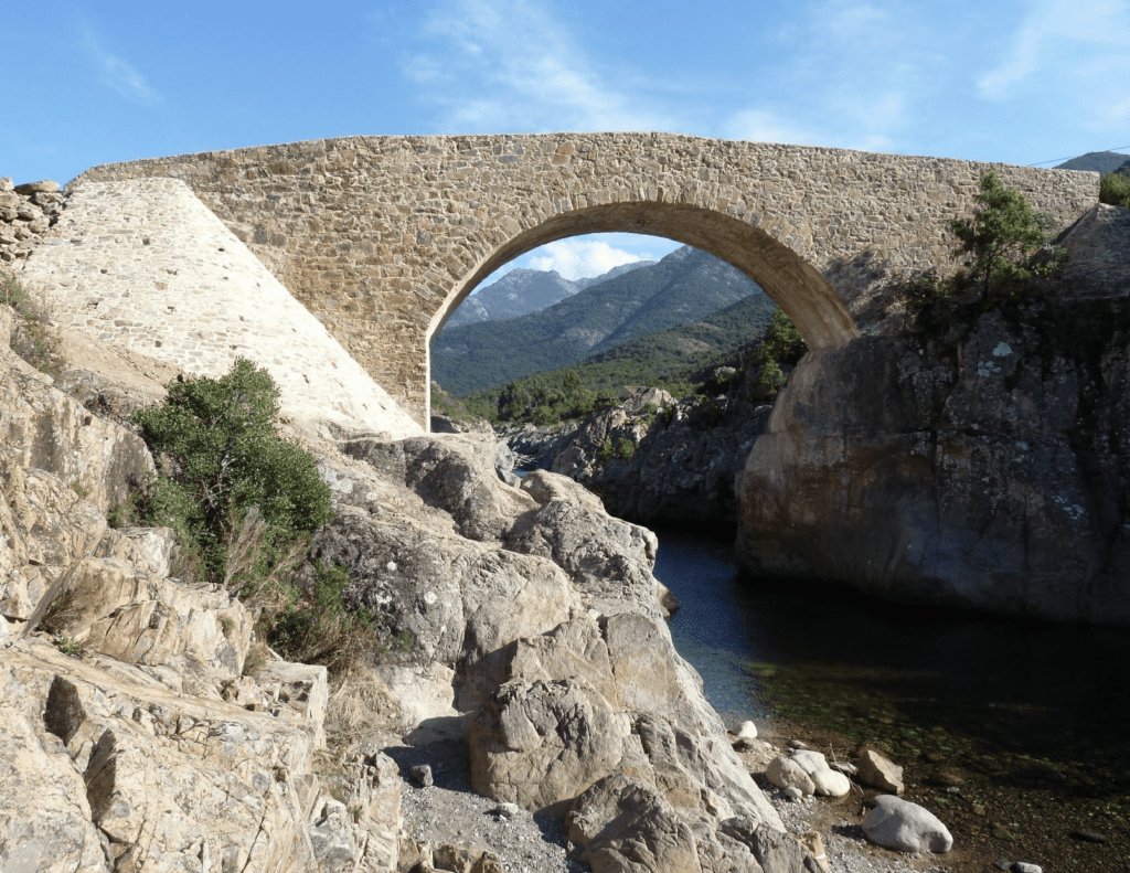 Pont génois de Galéria (Haute Corse)