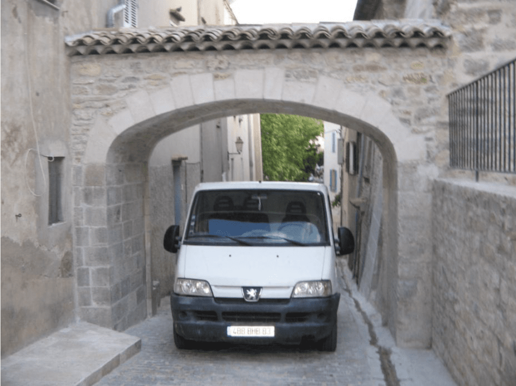 Château de Carcès (83) - Porche en pierre