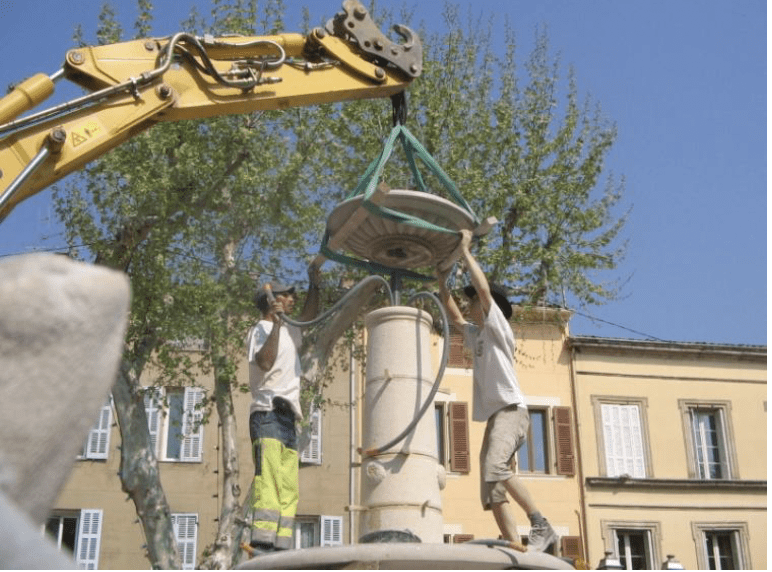 Restauration d’une fontaine de Carcès (83)