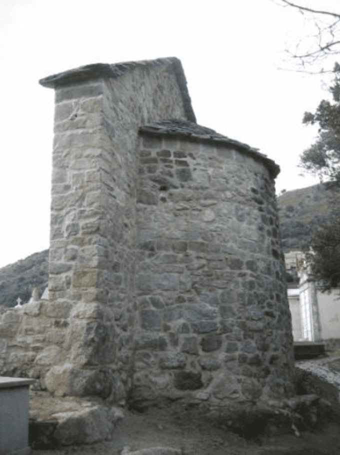 Restauration du mur d’abside de la chapelle San Lussoriu de ZILIA(Corse)
