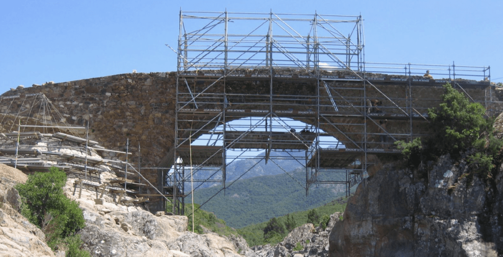 Restauration de l’ancien pont génois de Galéria ( Haute Corse)