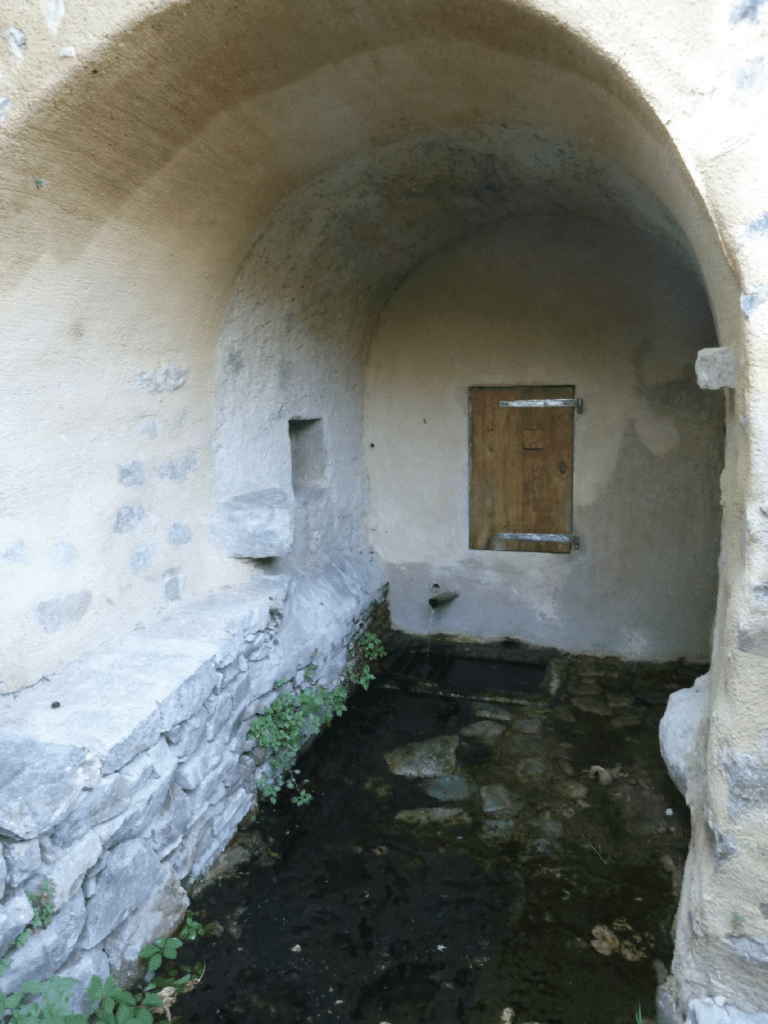 Restauration du lavoir de Cassano(Corse)