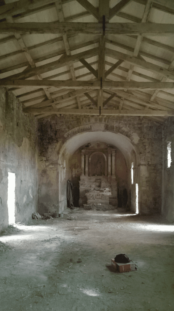 Eglise Sainte Lucie (Xème siècle) de Sainte Marie Sichée (Corse du sud) Travaux d’urgence en maçonnerie de pierre et arcatures romanes