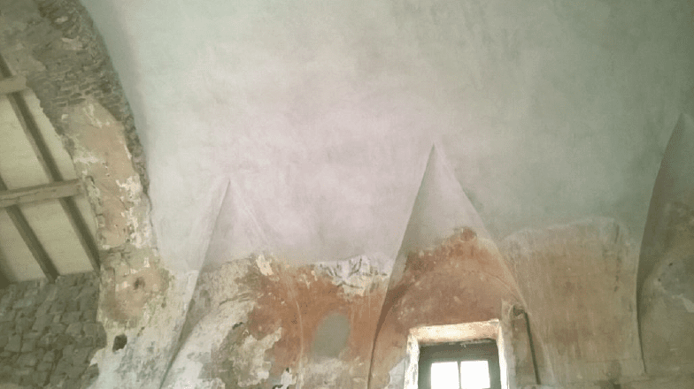 Eglise Sainte Lucie (Xème siècle) de Sainte Marie Sichée (Corse du sud) Travaux d’urgence en maçonnerie de pierre et arcatures romanes