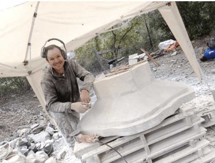 Restauration complète de la fontaine de Ste Barbe à Auriol (13)